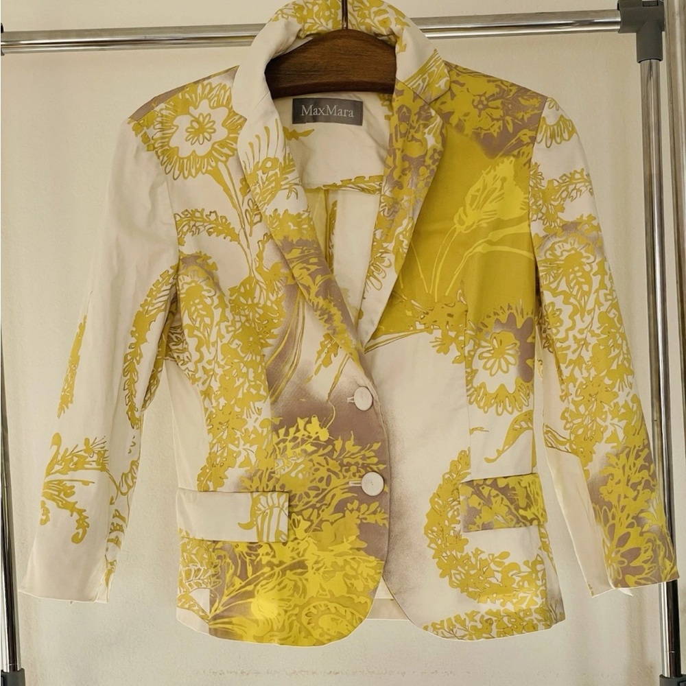 MaxMara Yellow and White Blazer Tailored Elegance